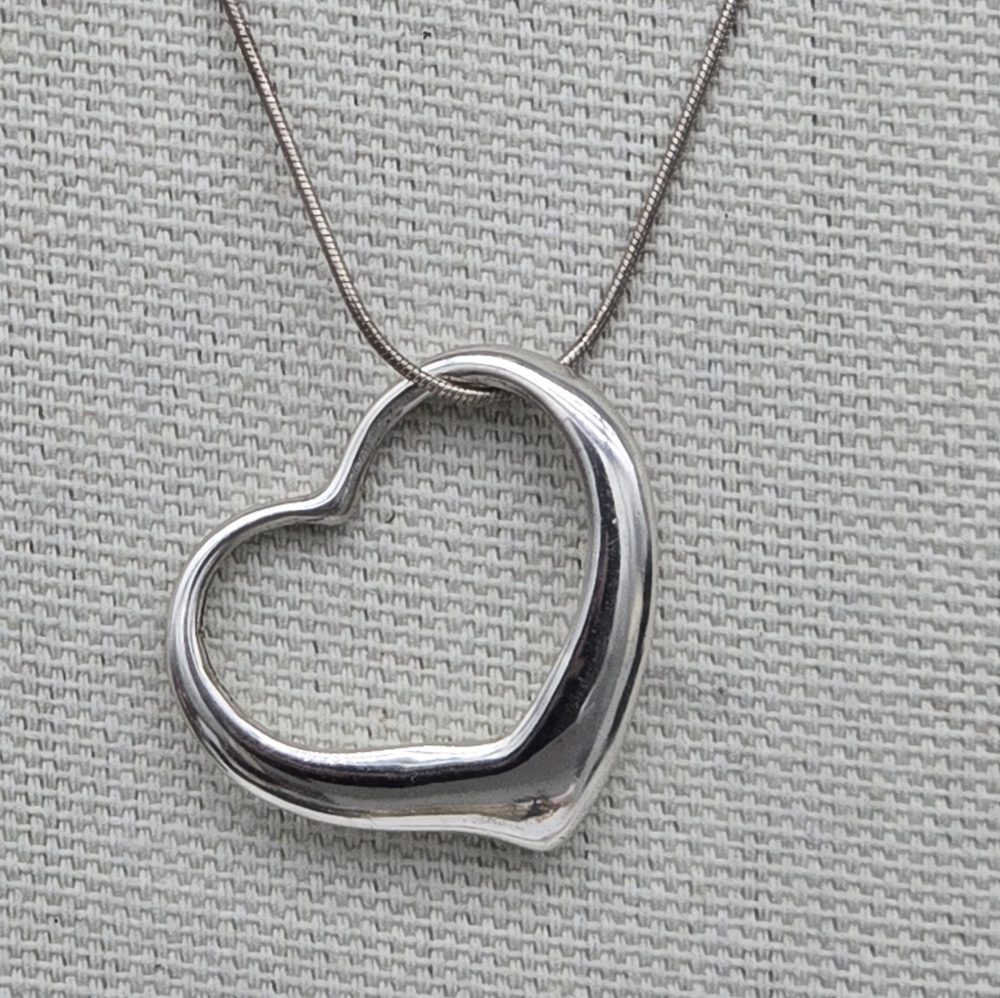 Elegant Sterling Silver Heart Pendant Necklace 24 Inch 925 Italy Valentines Day